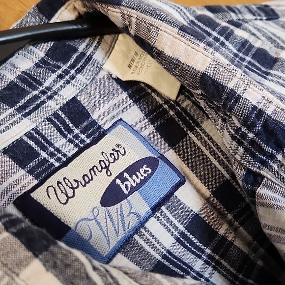 Wrangler Blues women'd blue plaid short sleeve shirt - Picture 3 of 3